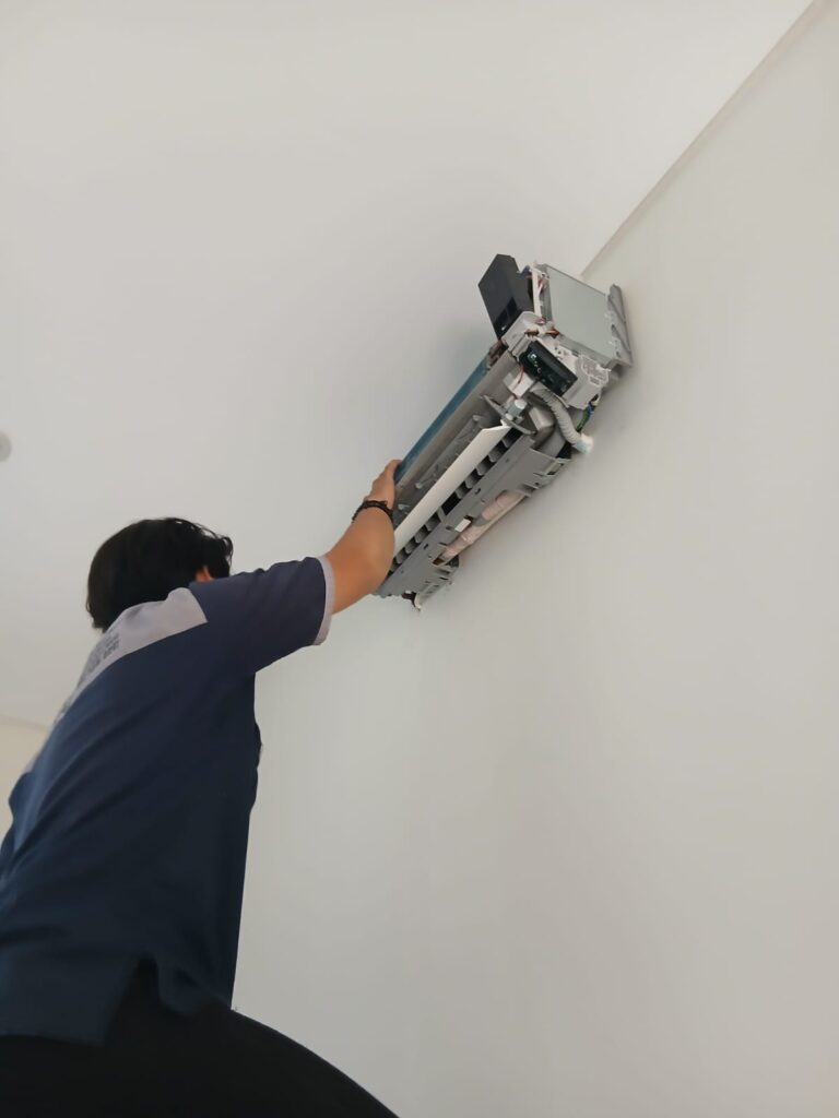 Jasa Service AC Terdekat Apartemen Mediterania Gajah Mada