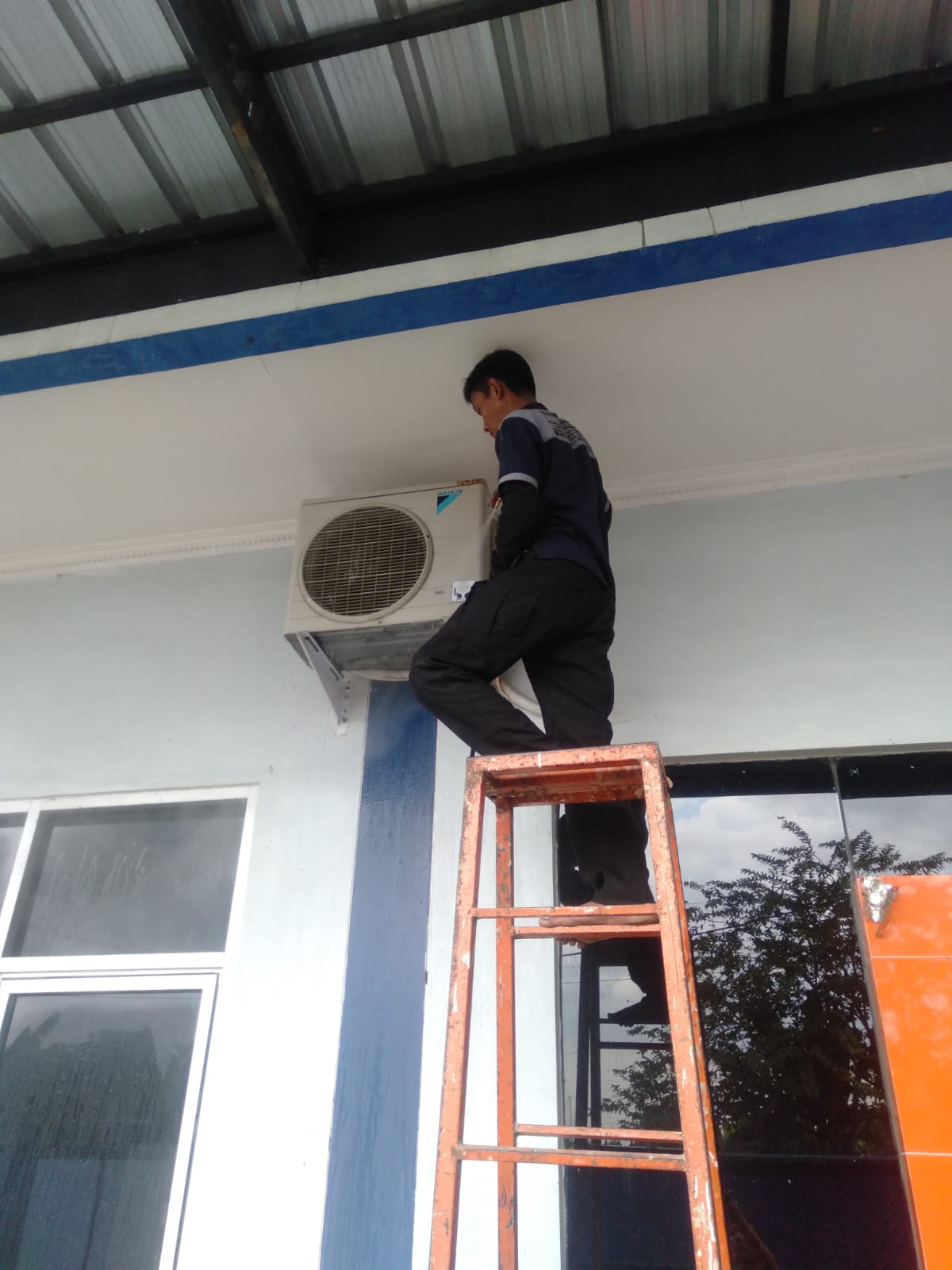 Jasa Service AC Terdekat Condet